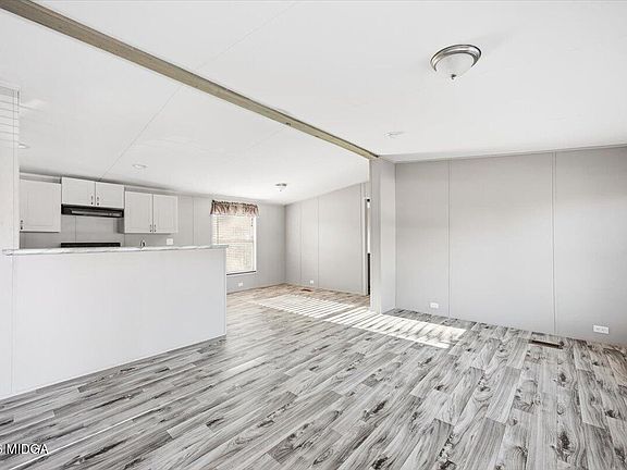 4th image of 583 Greene Settlement Rd