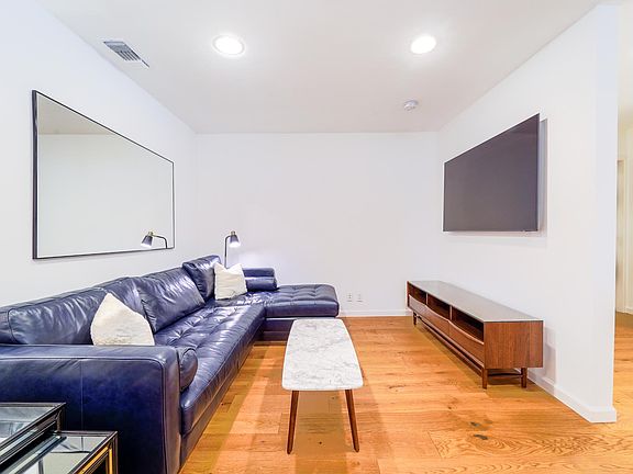 3rd image of 135 Montana Ave APT 19