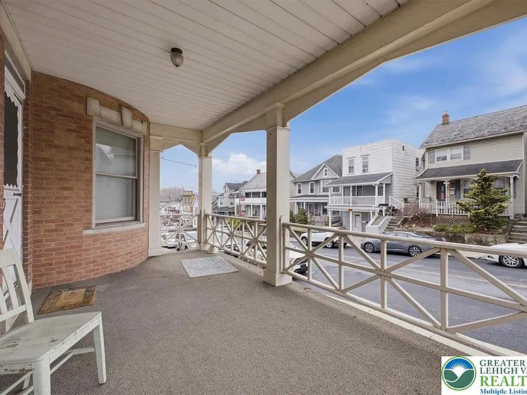 1229 Main St — Photo 3