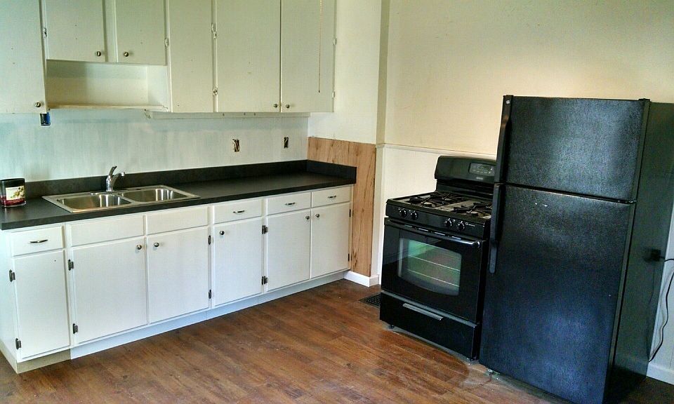 1st image of 9512 Preston Ave