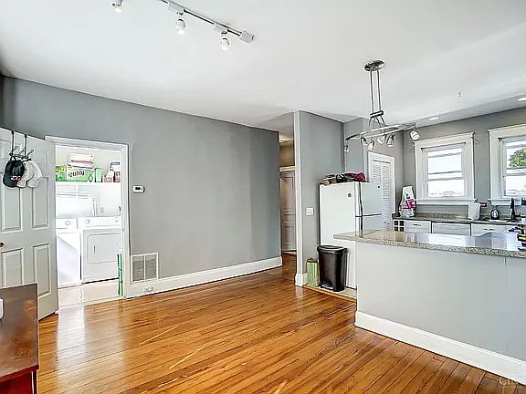 5th image of 3766 Isabella Ave #2