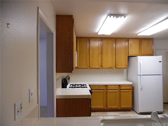 4th image of 5440 Lindley Ave Unit 214