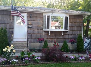 235 Waldo St, Copiague, NY 11726