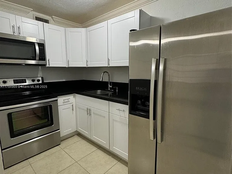 11195 SW 1st St #314 — Photo 4
