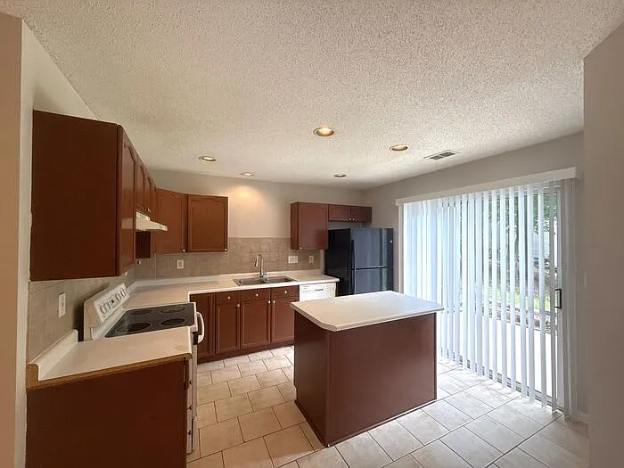 747 Mountainwater Dr — Photo 6
