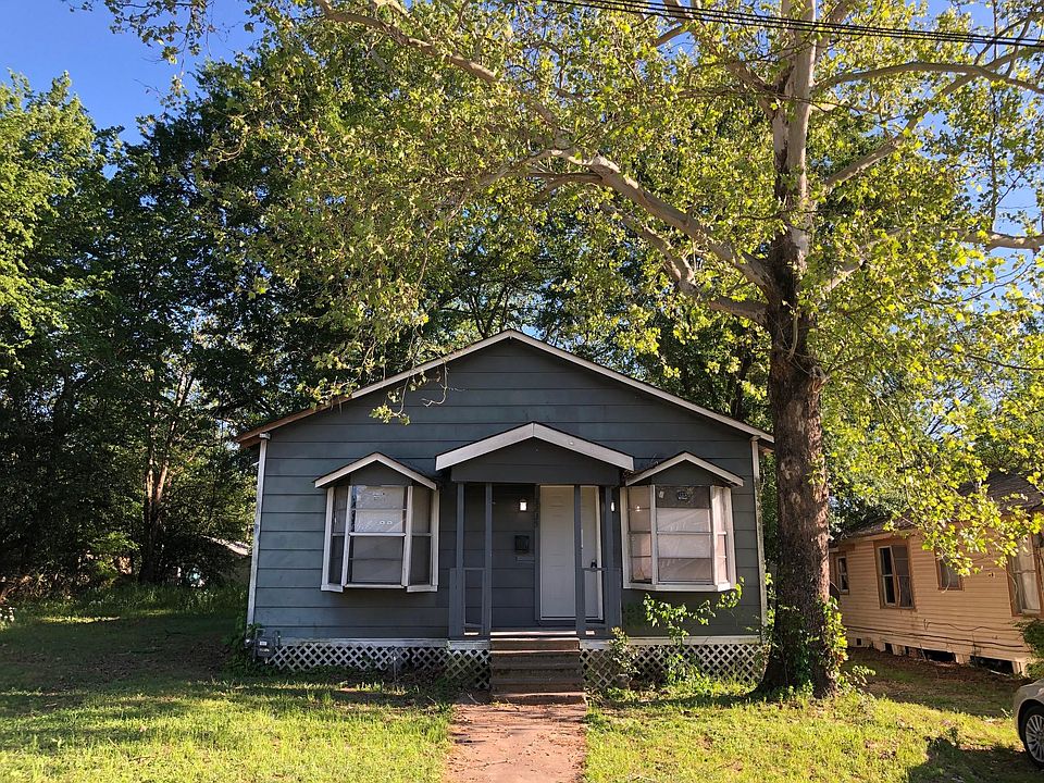 Front view of home
