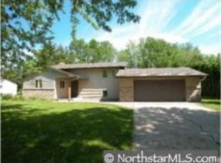 112 Walnut Ave SW, Saint Michael, MN 55376