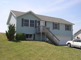 543 Outlook Dr, Twin Lakes, WI 53181