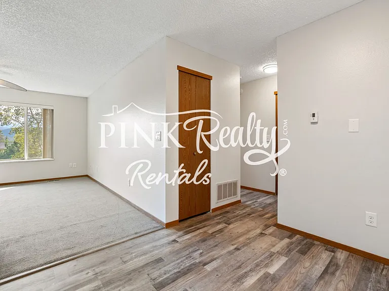 380 Paradise Cir #B6 — Photo 3