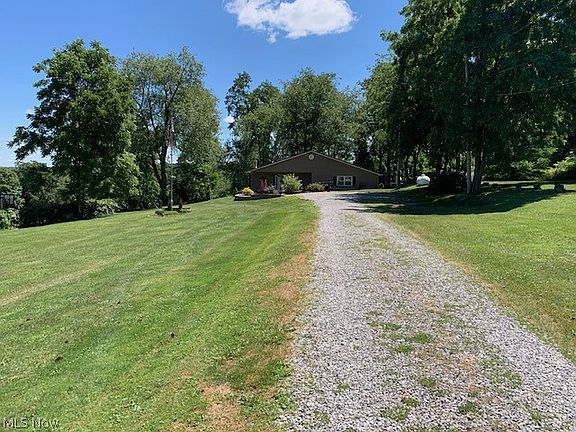 3rd image of 125 Meadow Dr