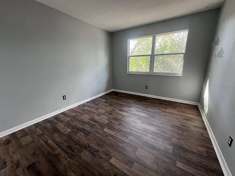 2072 Los Lomas Dr — Photo 16
