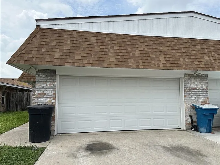 700 W Iris Ave — Photo 3