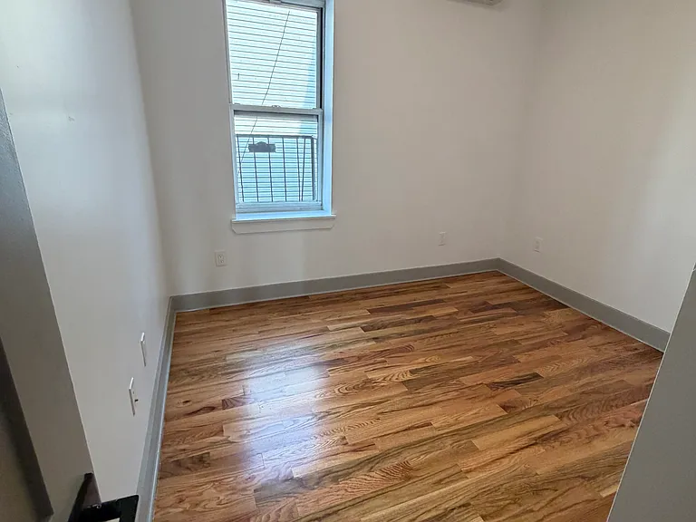 181 Baldwin Ave #2R — Photo 10