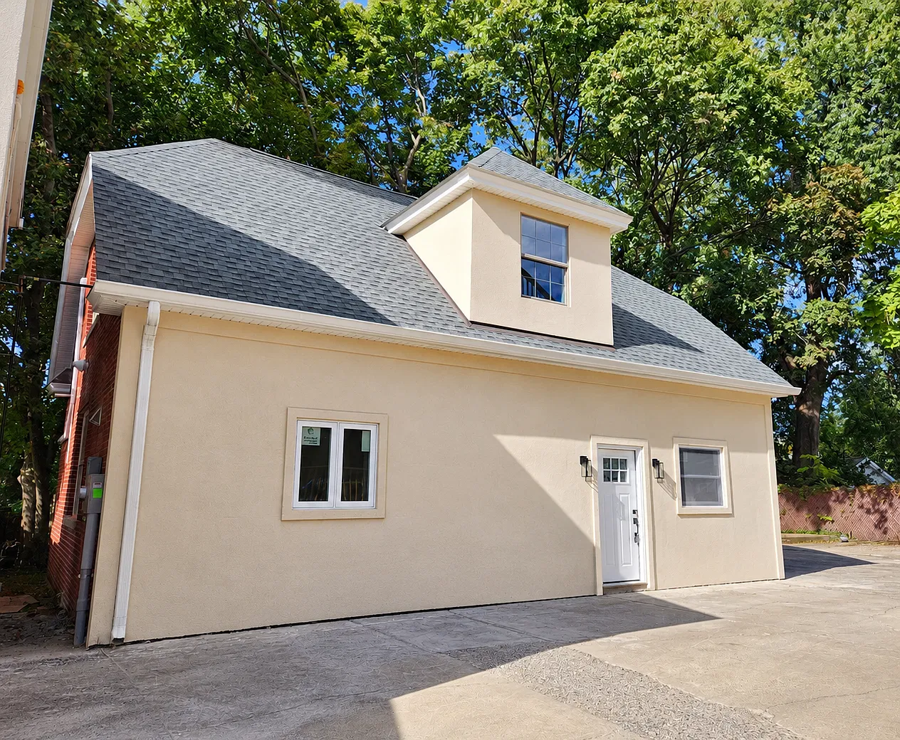 3 bed, $2,195 — Photo 1