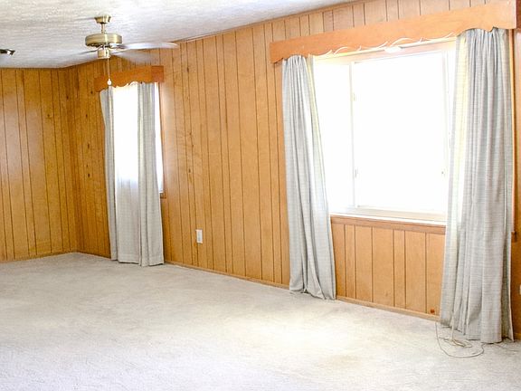 4th image of 3715 Memorial Dr