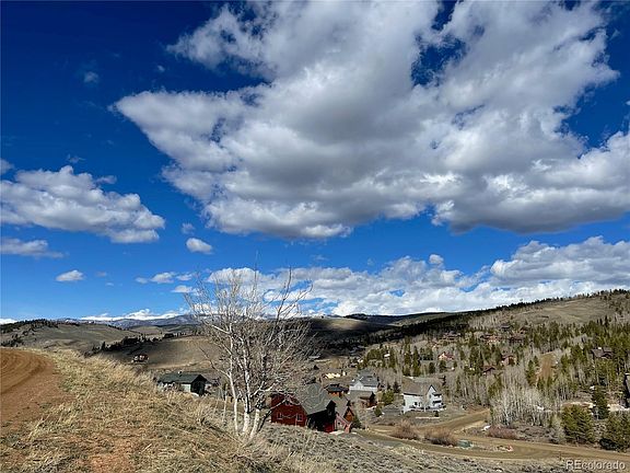 4th image of 210 Deer Trail Dr