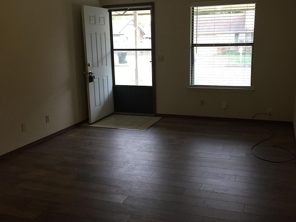 1st image of 1410 Paradise Pkwy #A
