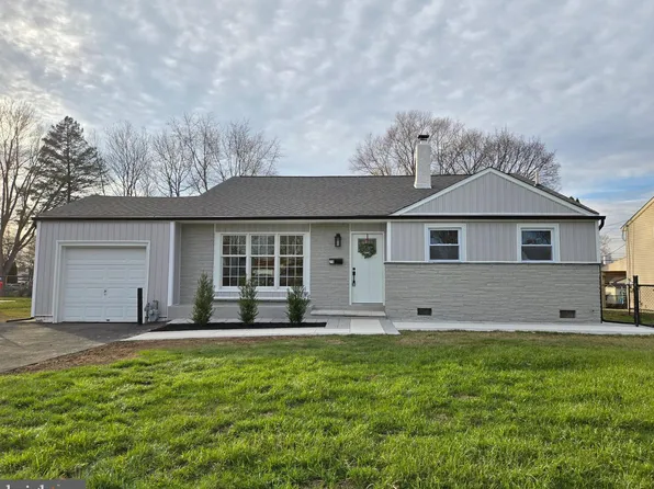 210 Barbara Ln, Warminster, PA 18974