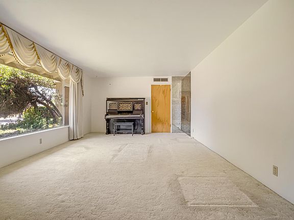 5th image of 3899 E Lyell Ave