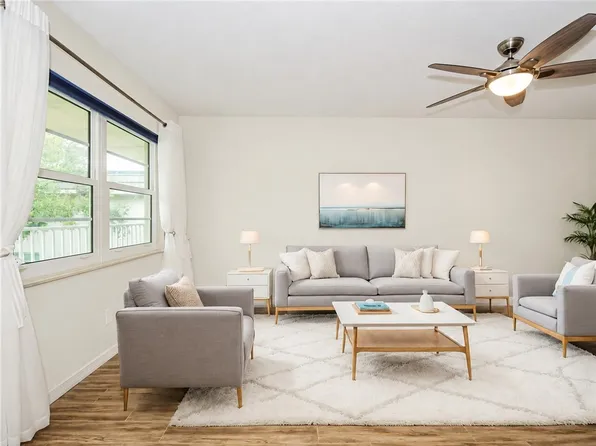 6 Vista Gardens Trl APT 205, Vero Beach, FL 32962