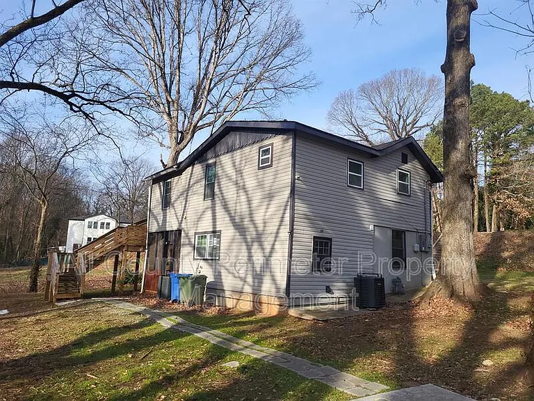 2308 Lakewood Ave SW #D — Photo 2