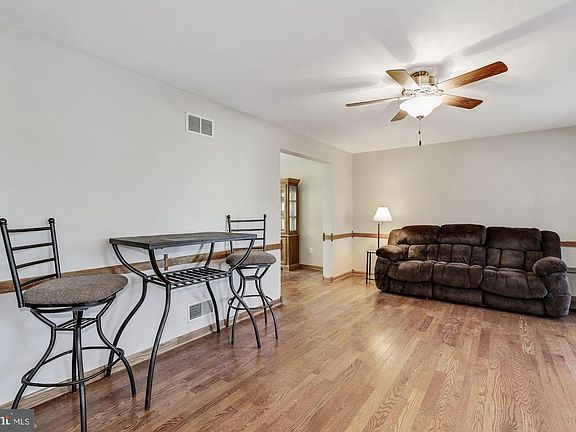 4th image of 590 Rich Mar St