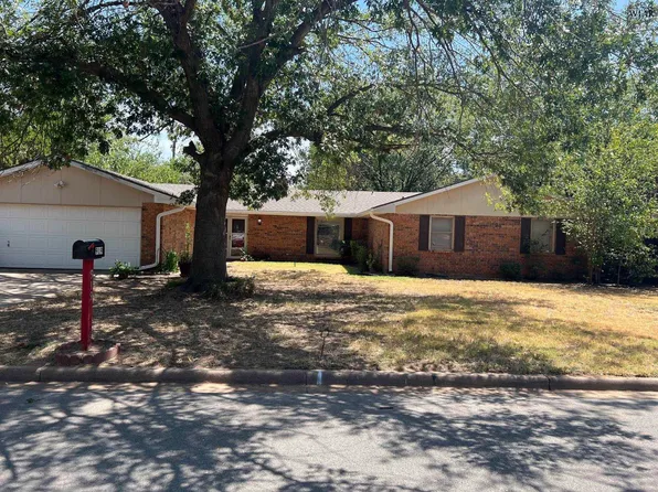 919 Tejas Dr, Burkburnett, TX 76354