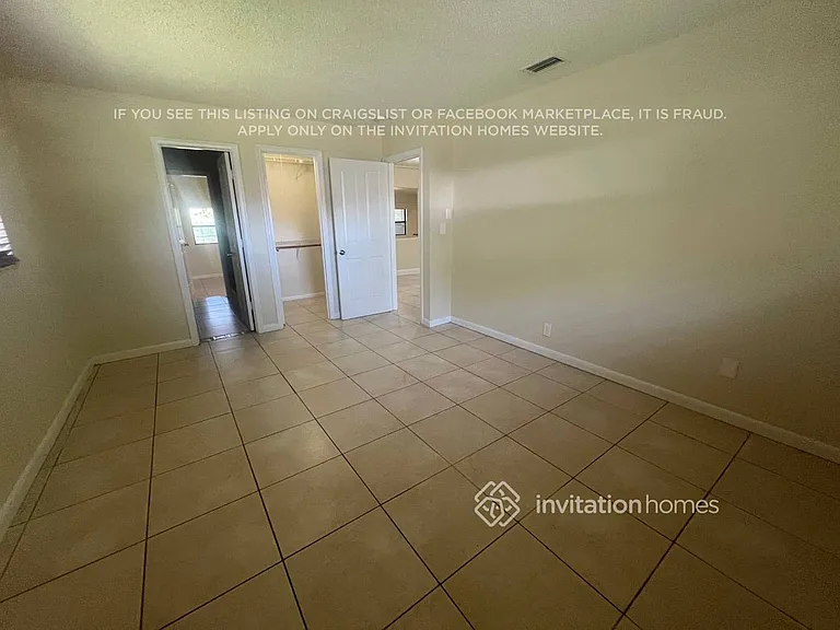 11171 NW 36th St — Photo 12