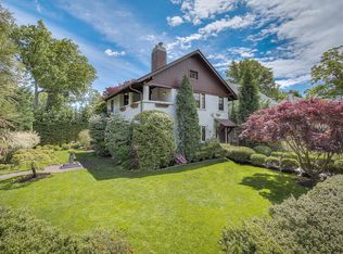 140 Prospect Ave, Douglaston, NY 11363