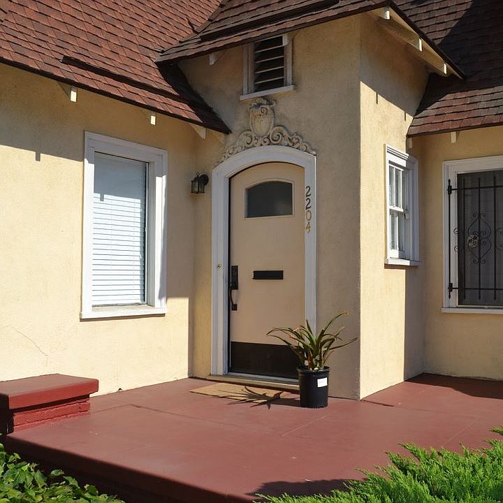 1st image of 2204 E Lowena Dr
