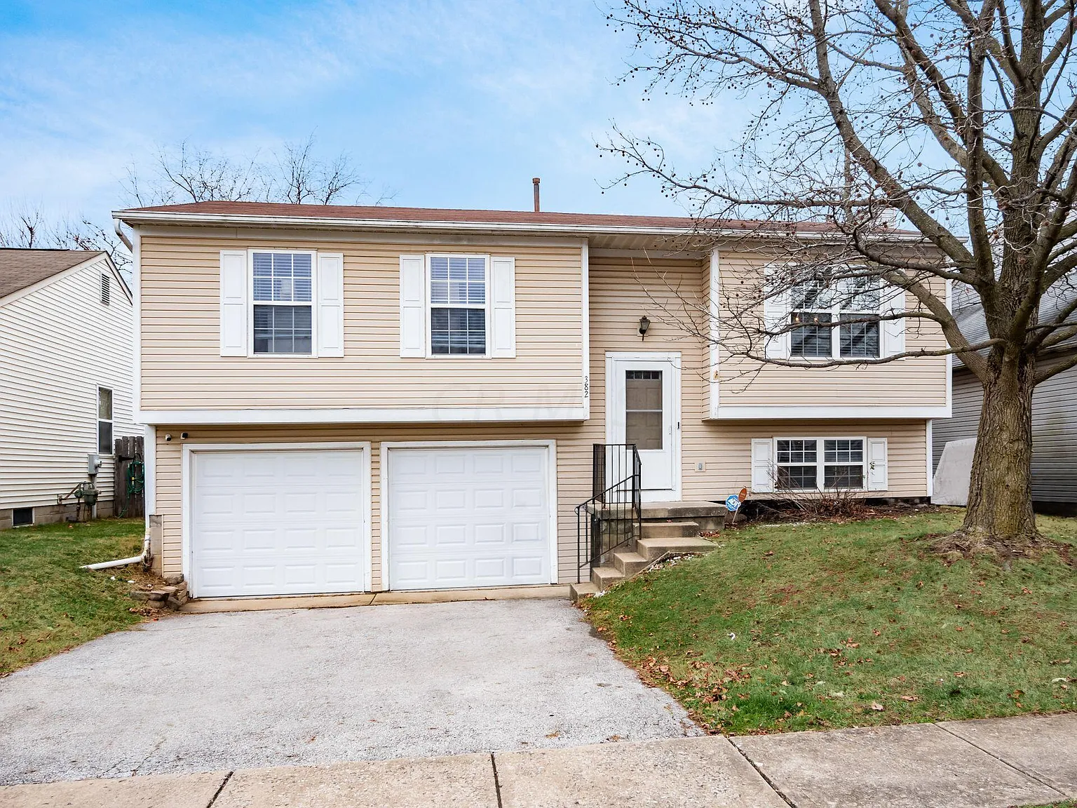 382 Chatterly Ln photo 1