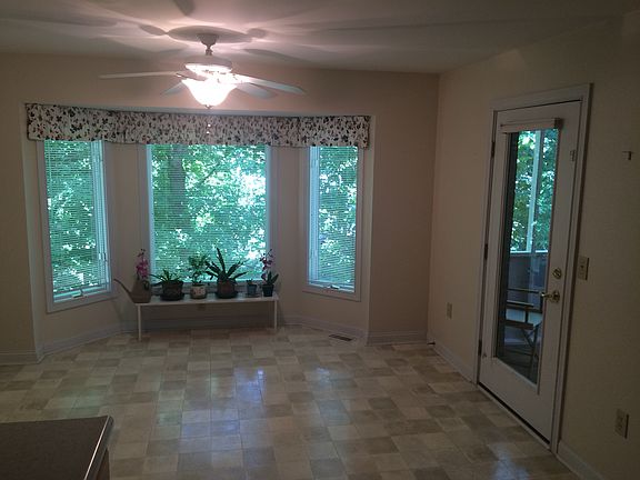 3rd image of 1394 Sequoia Dr