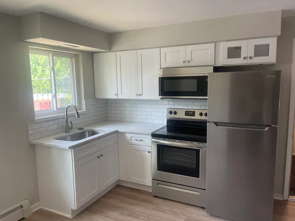 328 W Roosevelt Ave #4, Zeeland, MI 49464