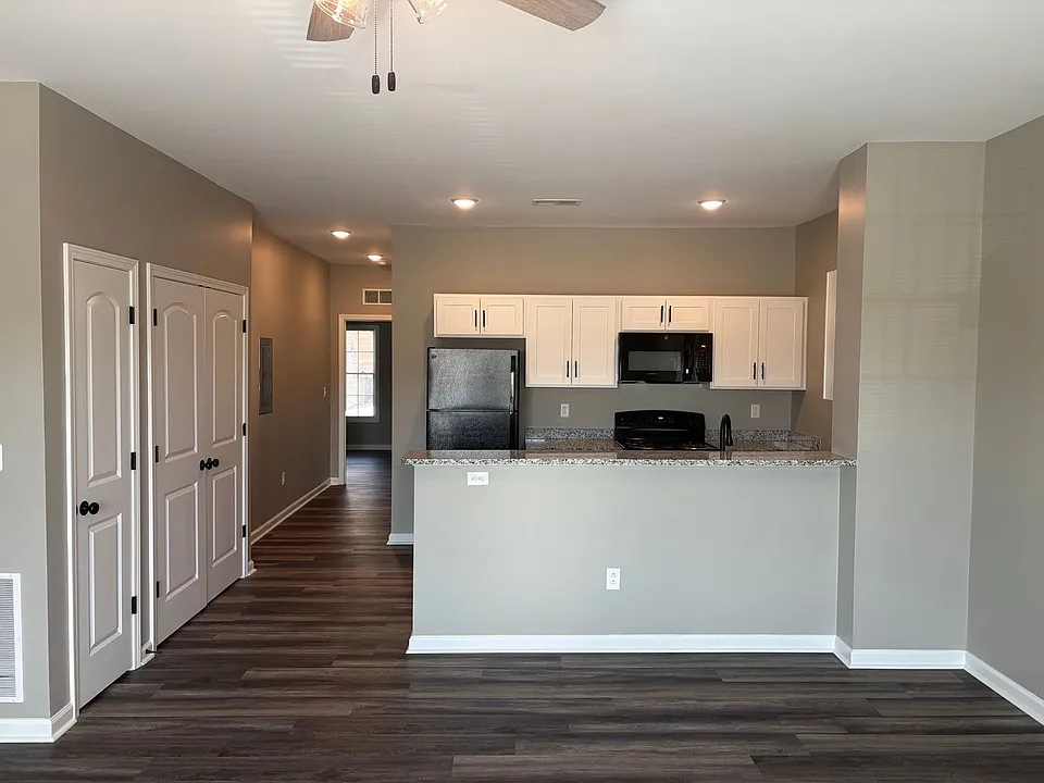 236 Calumet Dr