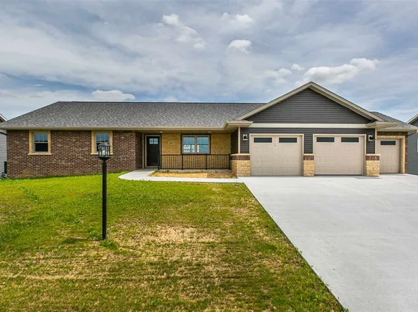 161 Mulberry Dr SE, Cascade, IA 52033