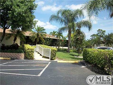 3rd image of 115 Lake Pine Cir APT A-1