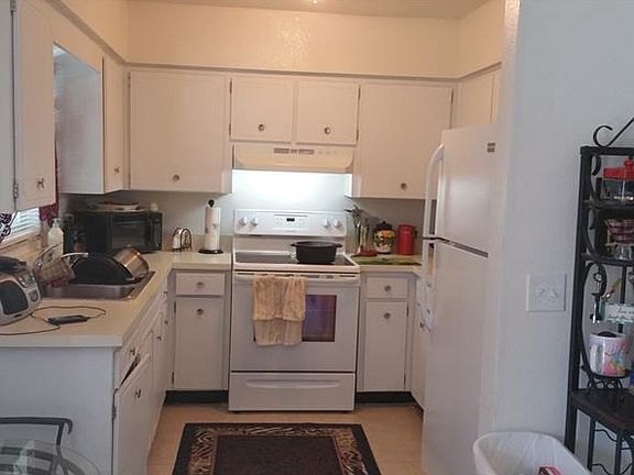 4th image of 3235 Deerfield Dr