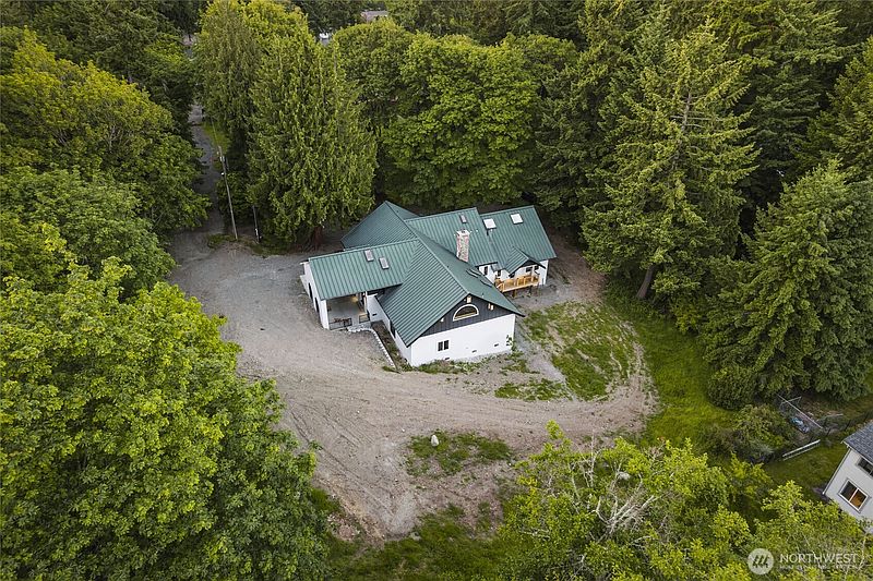 2nd image of 4706 64th Street E