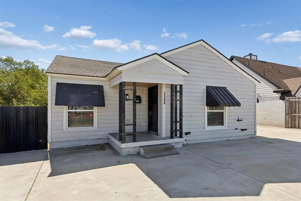 4 bed, 1196 sqft, $3,350 — Photo 1