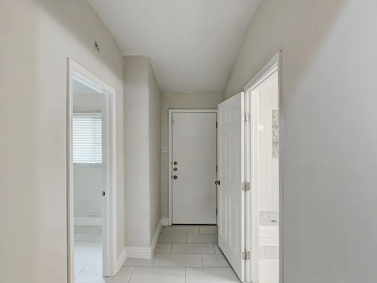 1932 W Huisache Ave — Photo 16