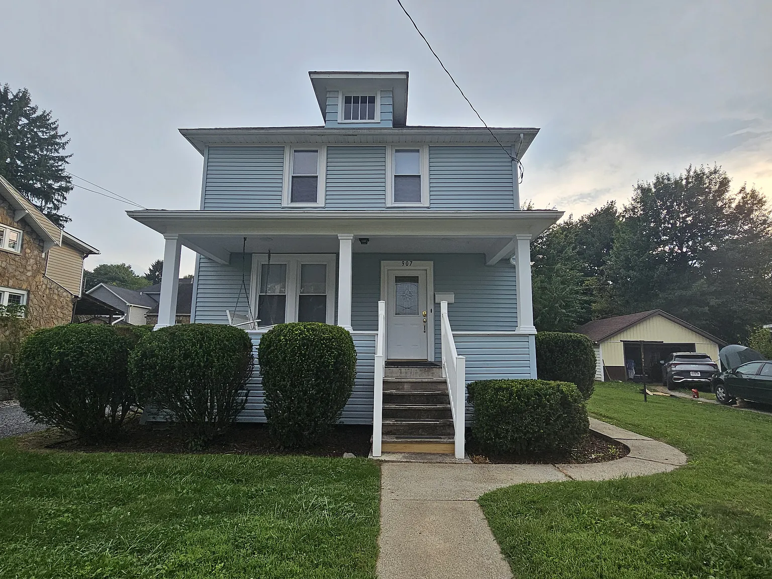 4 bed, 2.5 bath, 1821 sqft, $2,500 — Photo 1