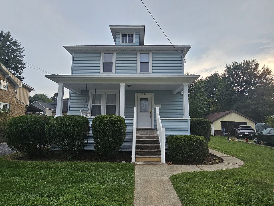 1st image of 907 Dudley St