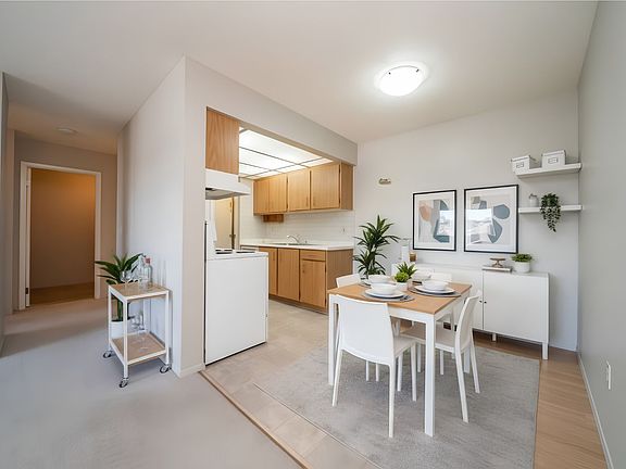 3rd image of 9908 107th St #1448858