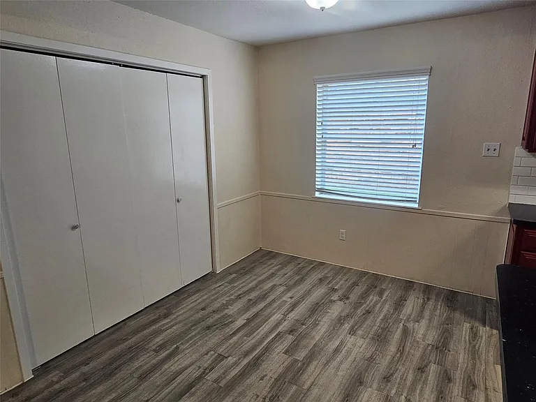 1113 E Amherst Ln — Photo 6