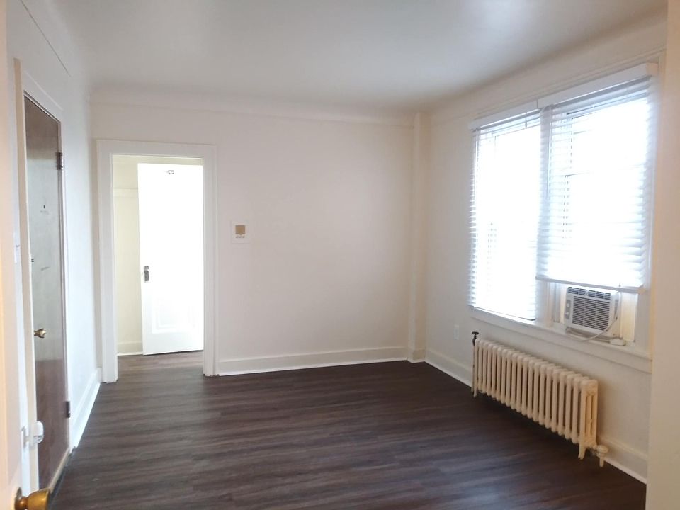 1st image of 808 N Main St APT 304