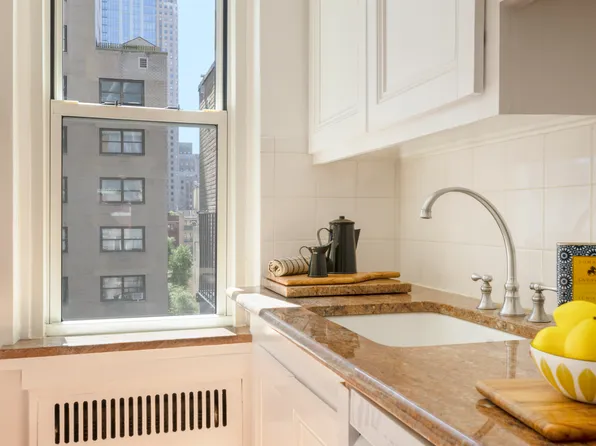 310 West 55th Street image 7 of 16