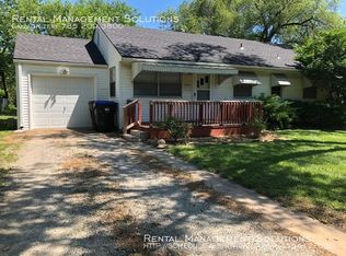 5426 SW 13th St, Topeka, KS 66604