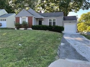 6400 Walrond Ave, Kansas City, MO 64132