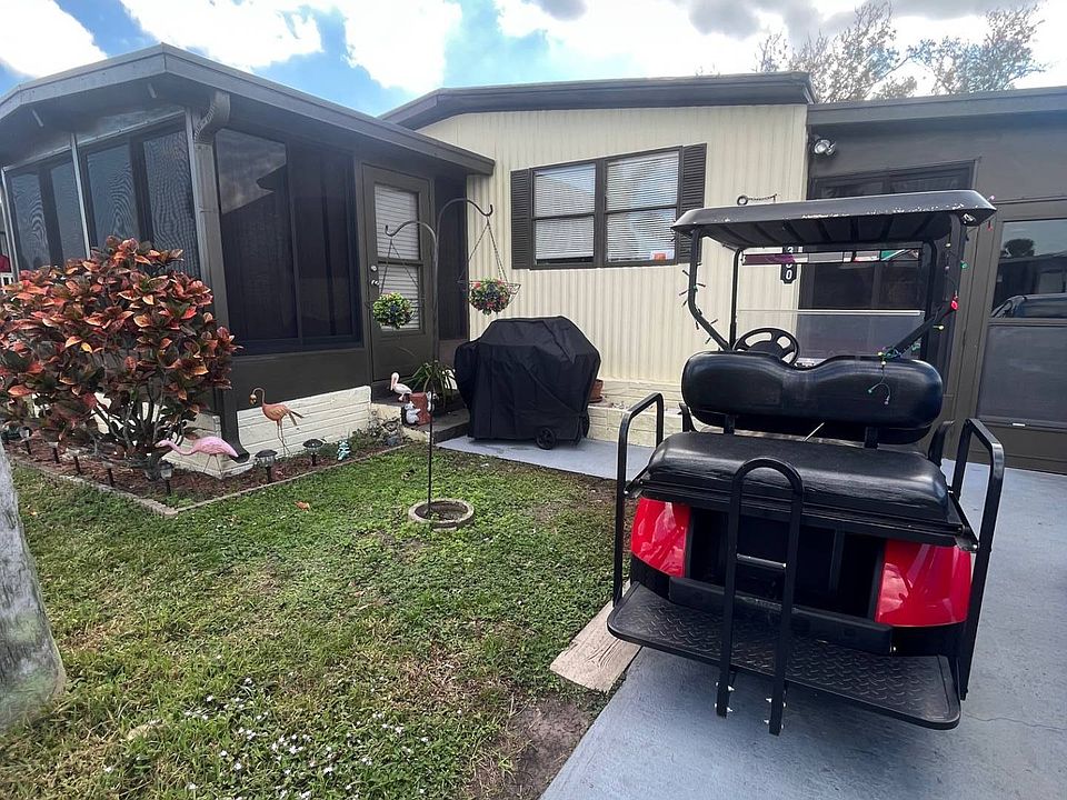 1st image of 360 Lamplighter Dr