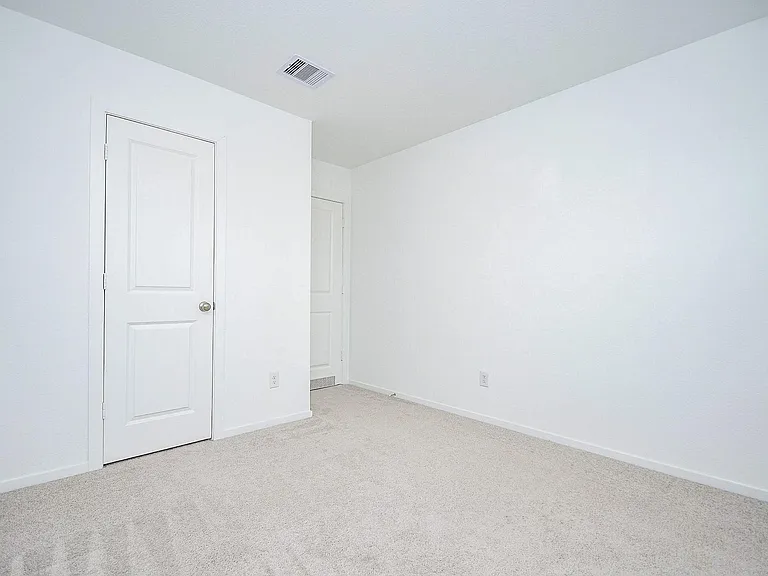2815 Fountain Woods Dr — Photo 5
